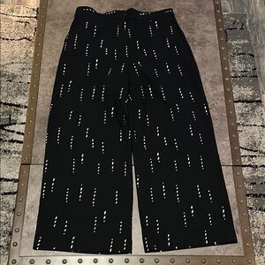 Black and White Patterned women’s Pants